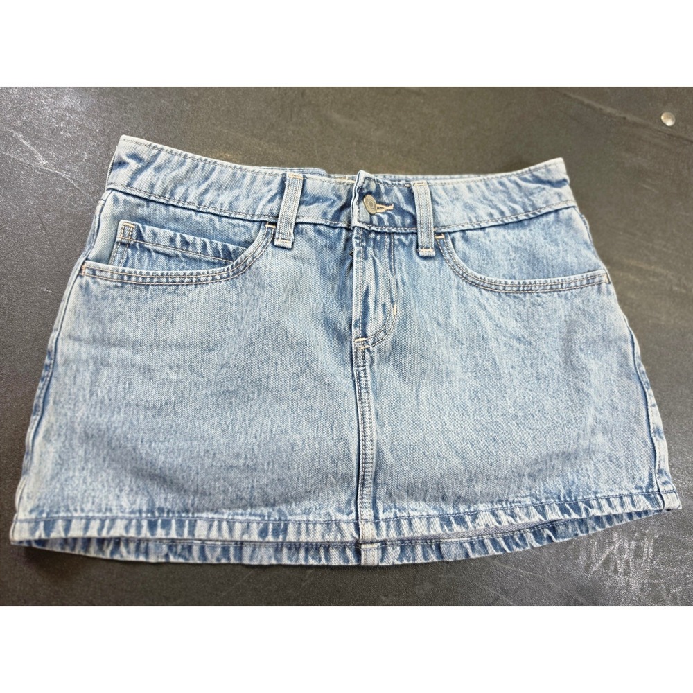 Hollister Light Wash Denim Mini Skirt Size 2 W26 Blue Low Rise 5-Pocket Skirt